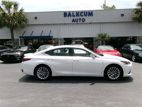 2019 Lexus ES 300h HYBRID