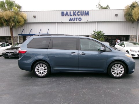 2015 Toyota Sienna LIMITED 8-Passenger V6