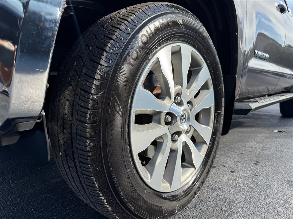 2017 Toyota Tundra Limited CrewMax photo 10