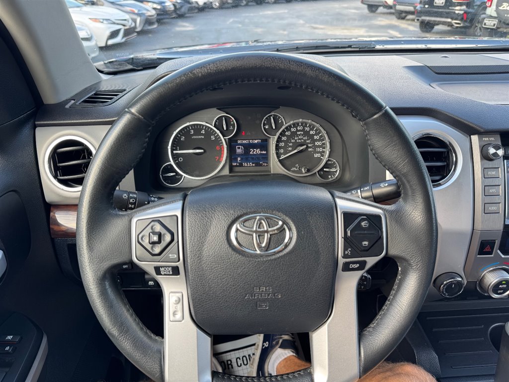 2017 Toyota Tundra Limited CrewMax photo 11