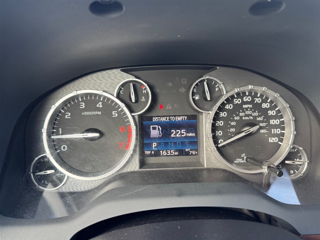2017 Toyota Tundra Limited CrewMax photo 14