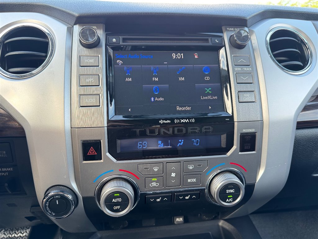 2017 Toyota Tundra Limited CrewMax photo 16