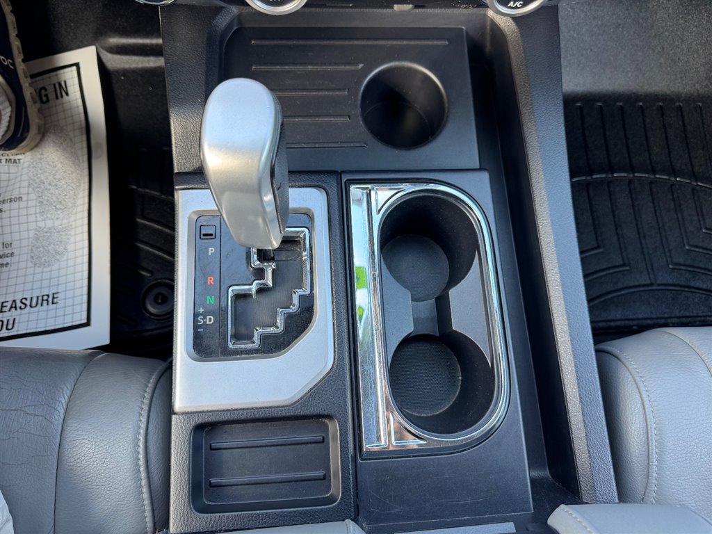 2017 Toyota Tundra Limited CrewMax photo 17