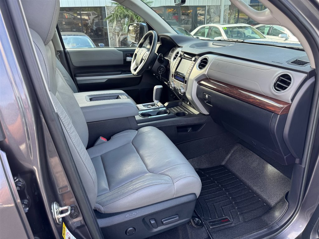 2017 Toyota Tundra Limited CrewMax photo 20