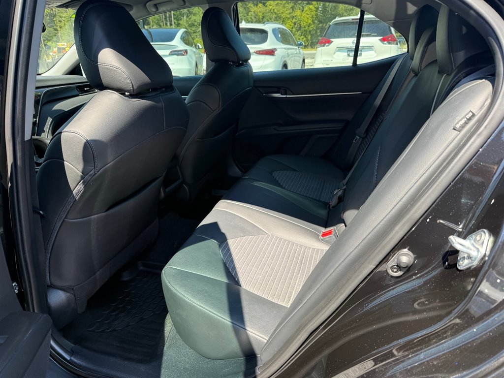 2022 Toyota Camry SE photo 11