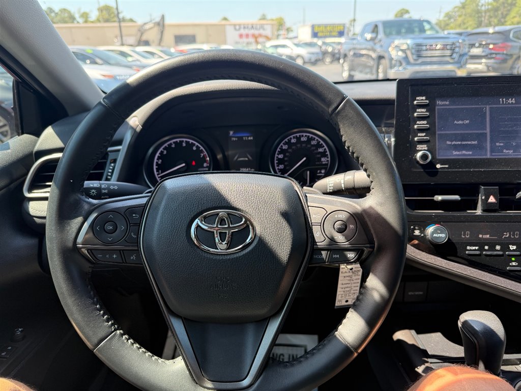 2022 Toyota Camry SE photo 14