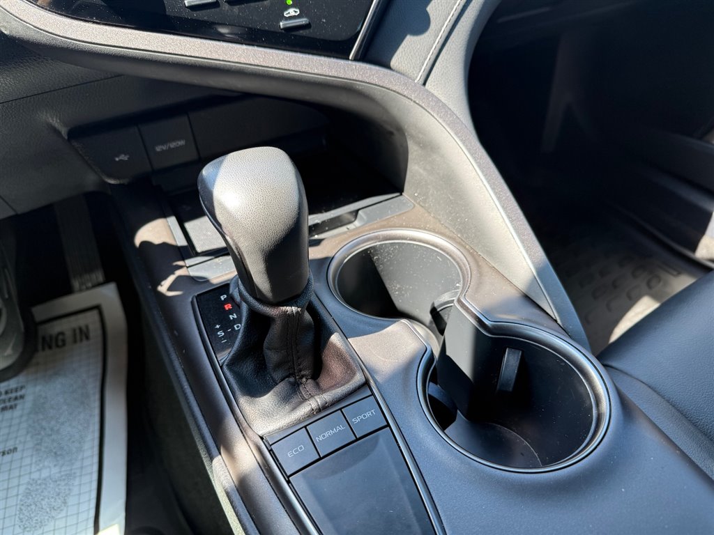2022 Toyota Camry SE photo 19