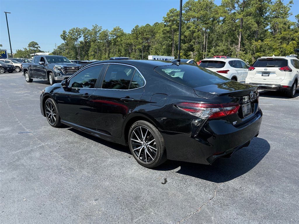 2022 Toyota Camry SE photo 21