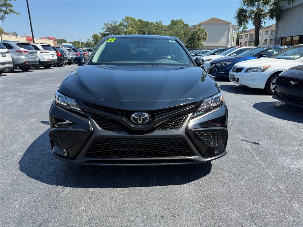 2022 Toyota Camry SE photo 6