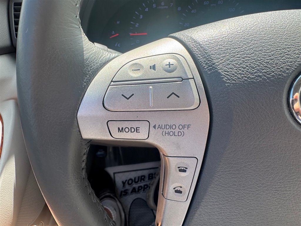 2010 Toyota Camry XLE photo 14