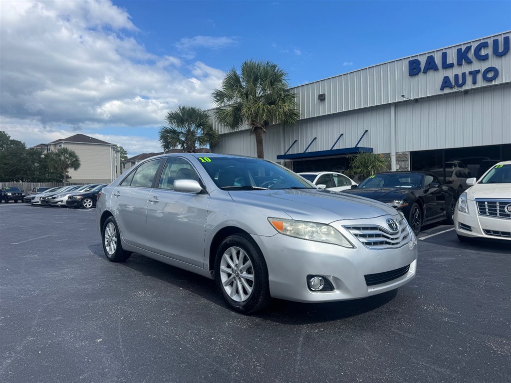 2010 Toyota Camry XLE photo 2