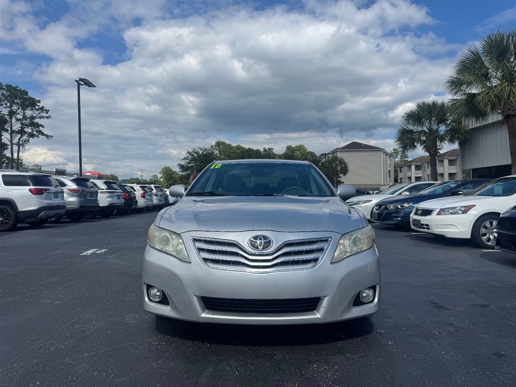 2010 Toyota Camry XLE photo 3