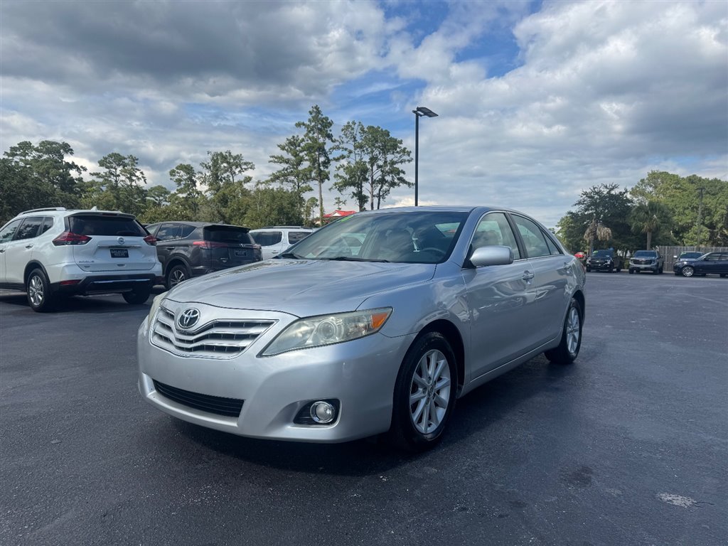2010 Toyota Camry XLE photo 4
