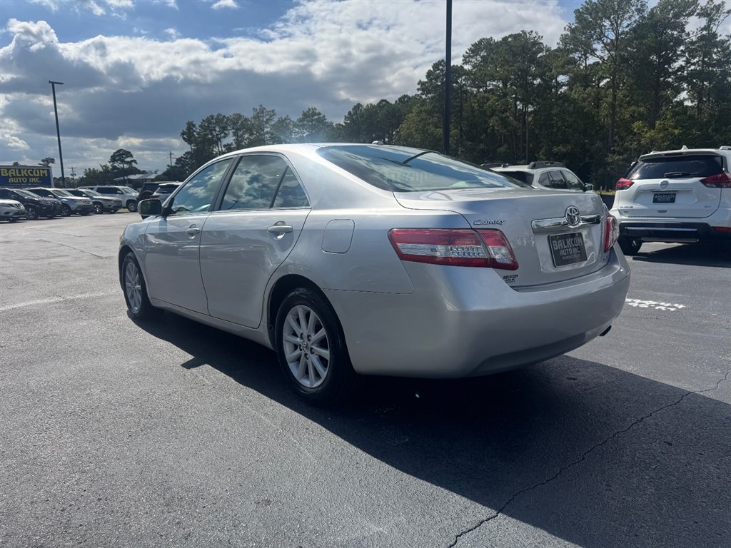 2010 Toyota Camry XLE photo 5