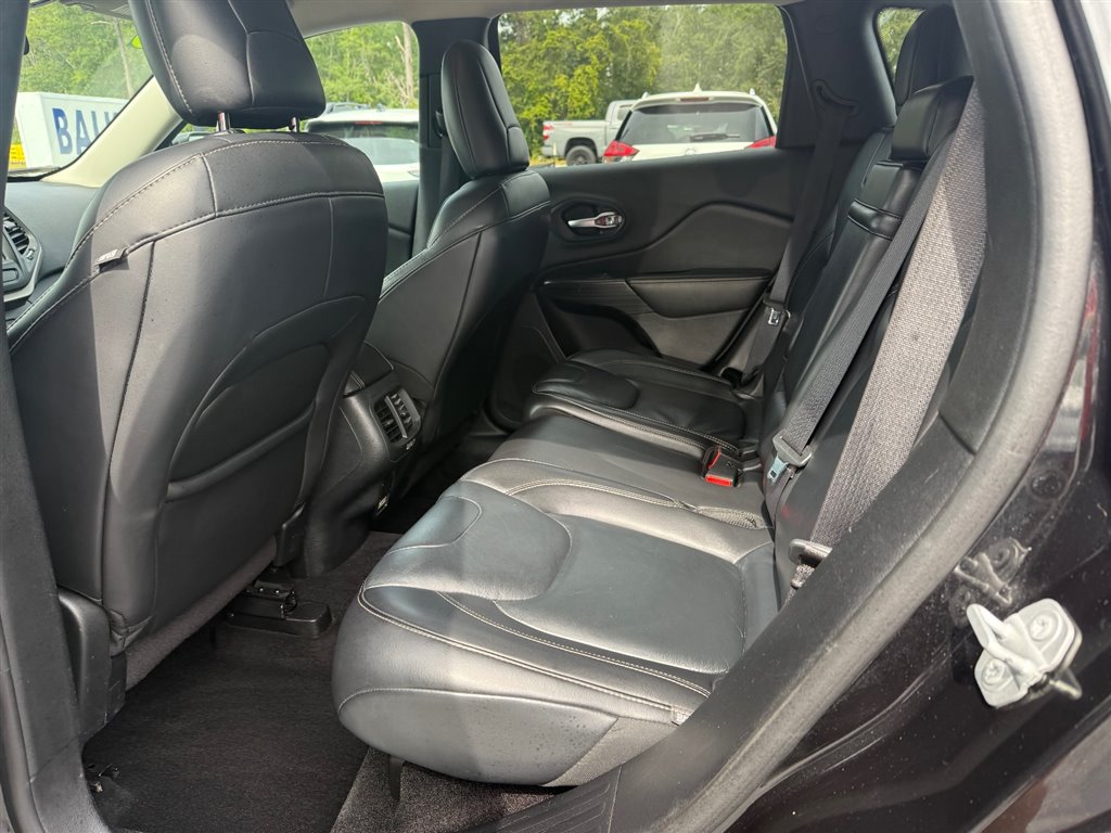 2016 Jeep Cherokee Limited photo 9