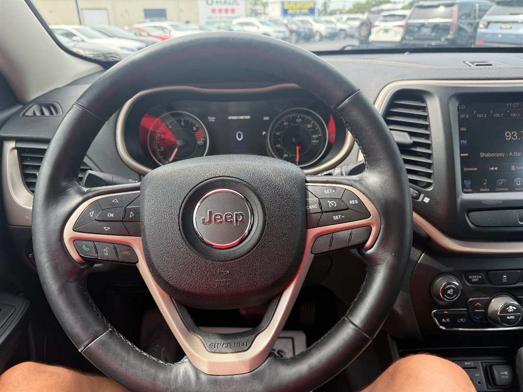 2016 Jeep Cherokee Limited photo 12