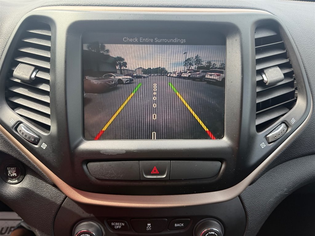 2016 Jeep Cherokee Limited photo 16