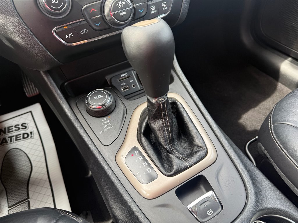 2016 Jeep Cherokee Limited photo 18