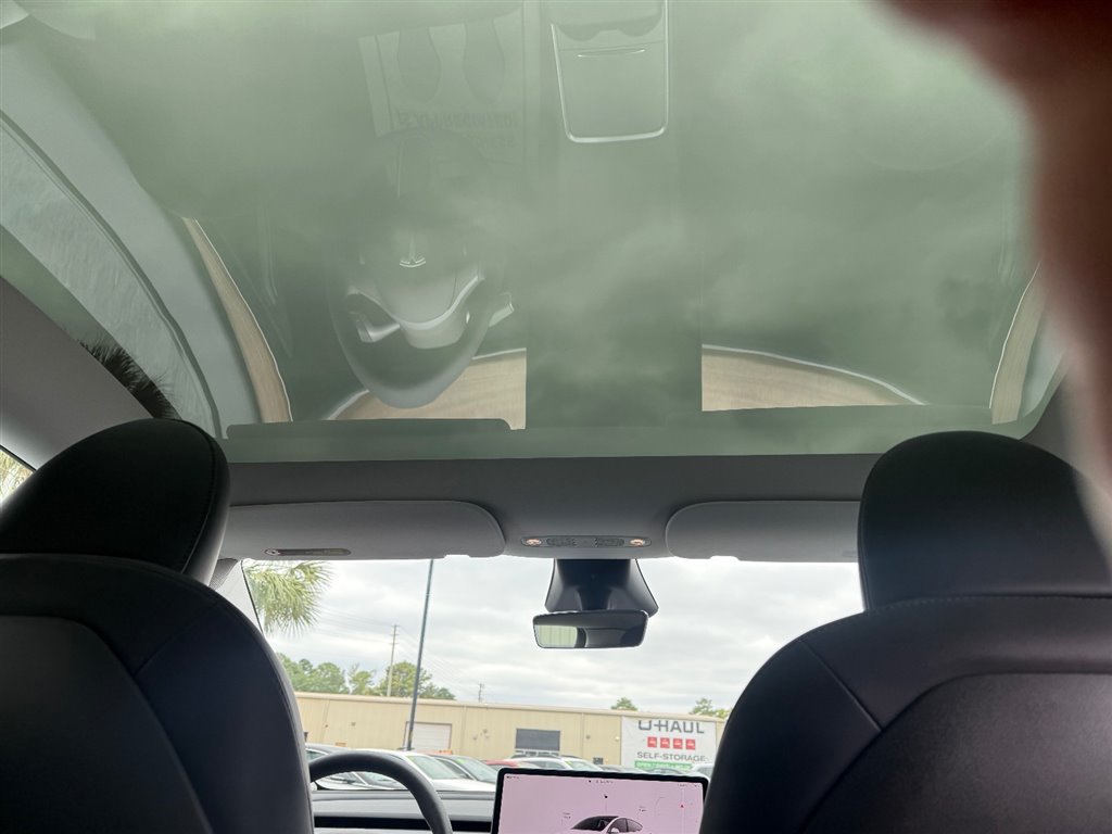 2024 Tesla Model Y Long Range photo 10