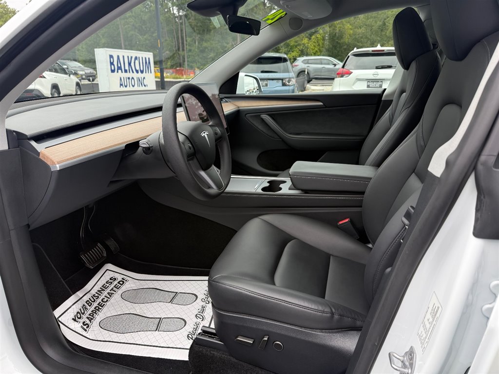 2024 Tesla Model Y Long Range photo 15