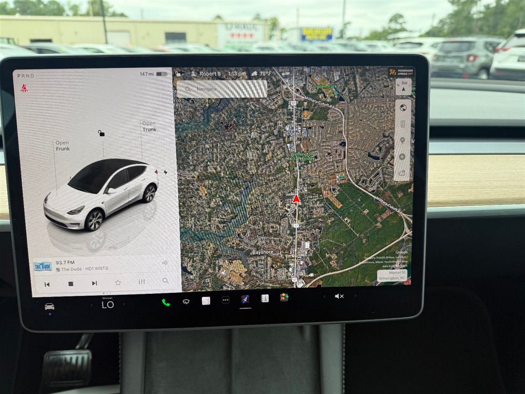 2024 Tesla Model Y Long Range photo 17