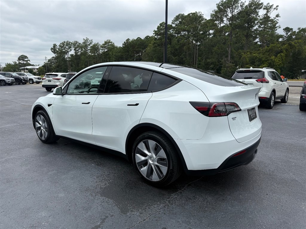 2024 Tesla Model Y Long Range photo 5