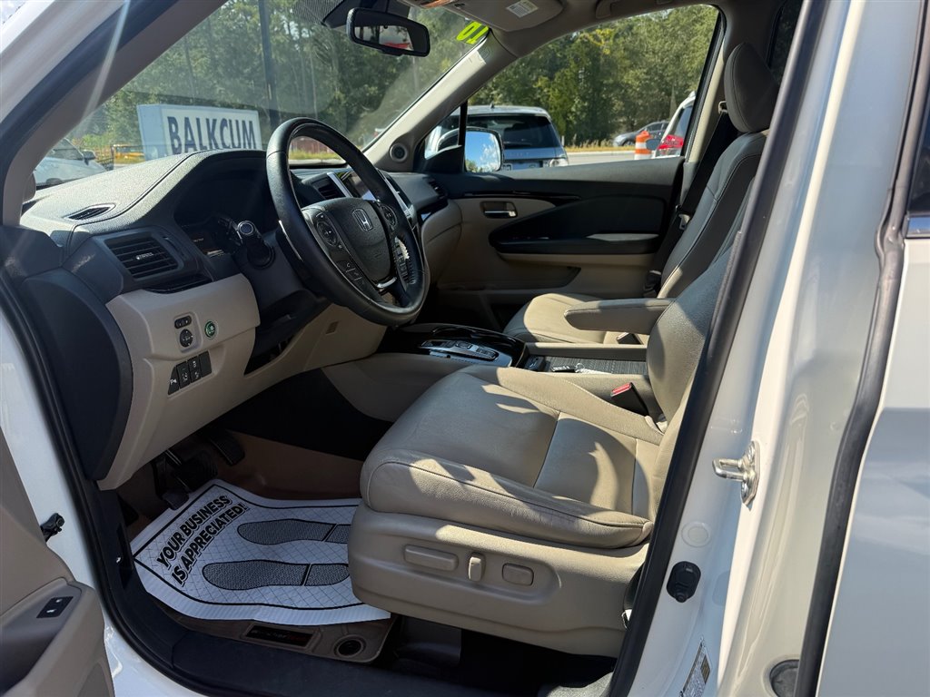 2016 Honda Pilot Touring photo 15