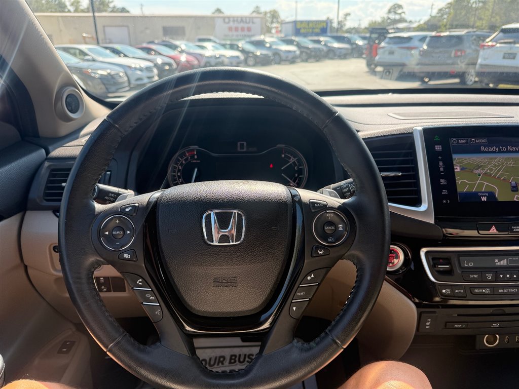 2016 Honda Pilot Touring photo 17
