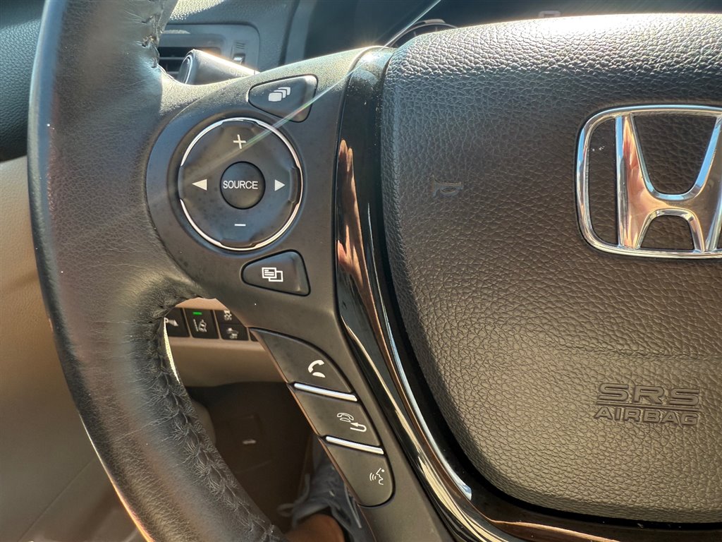2016 Honda Pilot Touring photo 19