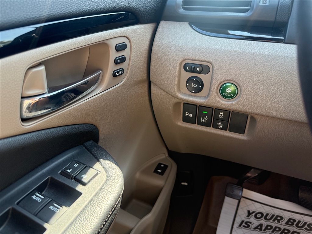 2016 Honda Pilot Touring photo 24