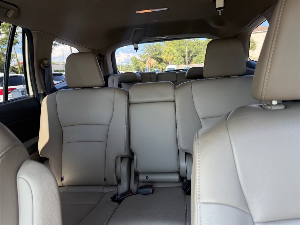 2016 Honda Pilot Touring photo 25