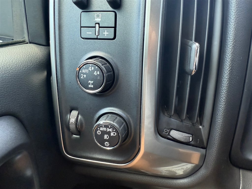 2015 Chevrolet Silverado 1500 LT photo 21