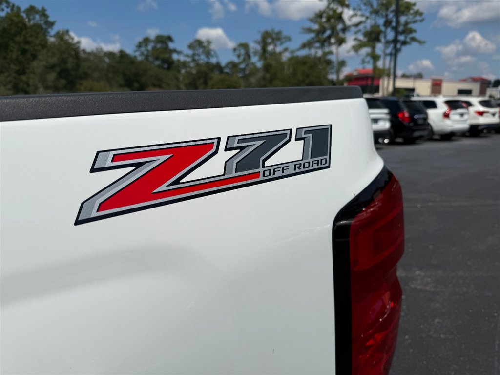 2015 Chevrolet Silverado 1500 LT photo 24