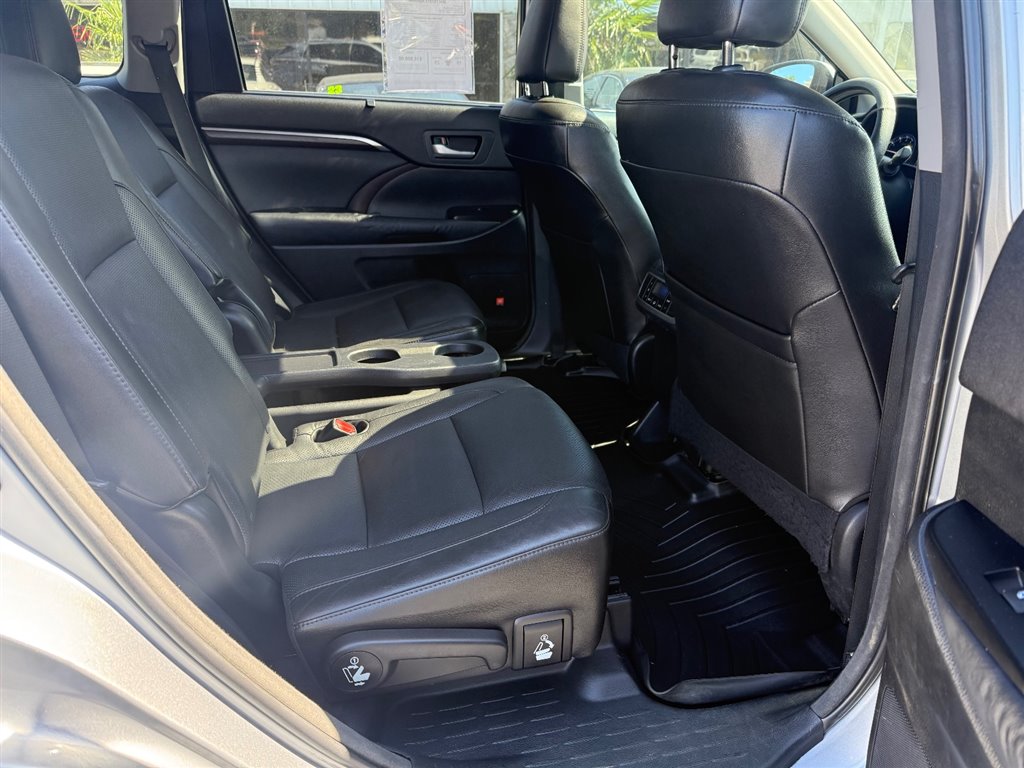 2014 Toyota Highlander Limited photo 10