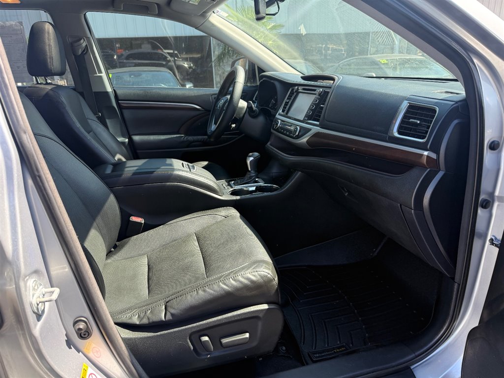 2014 Toyota Highlander Limited photo 12