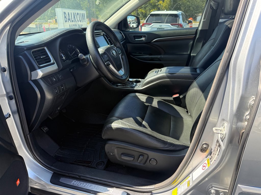 2014 Toyota Highlander Limited photo 15