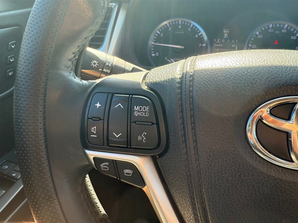 2014 Toyota Highlander Limited photo 19