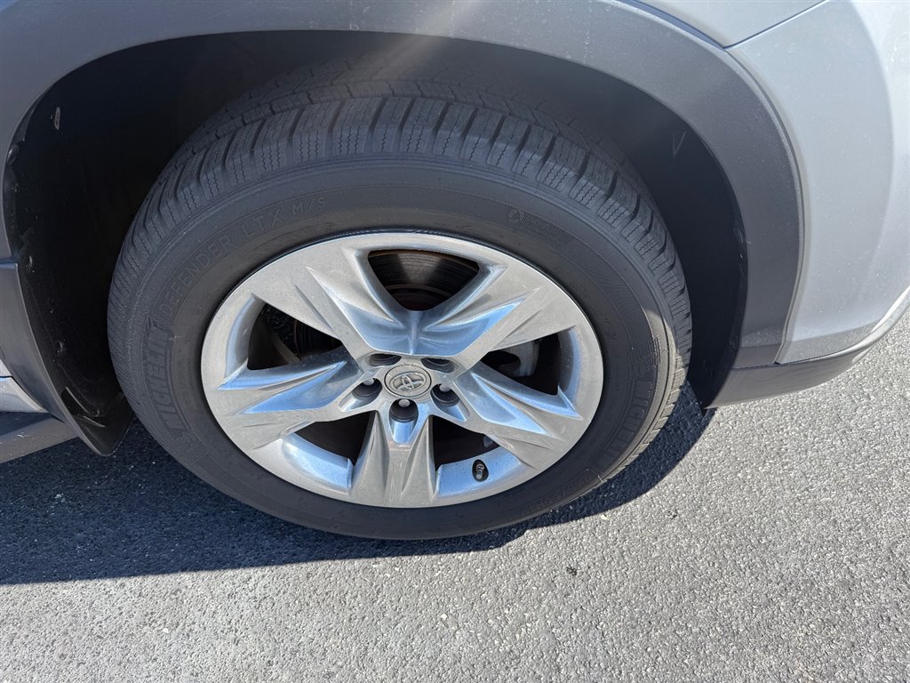 2014 Toyota Highlander Limited photo 8