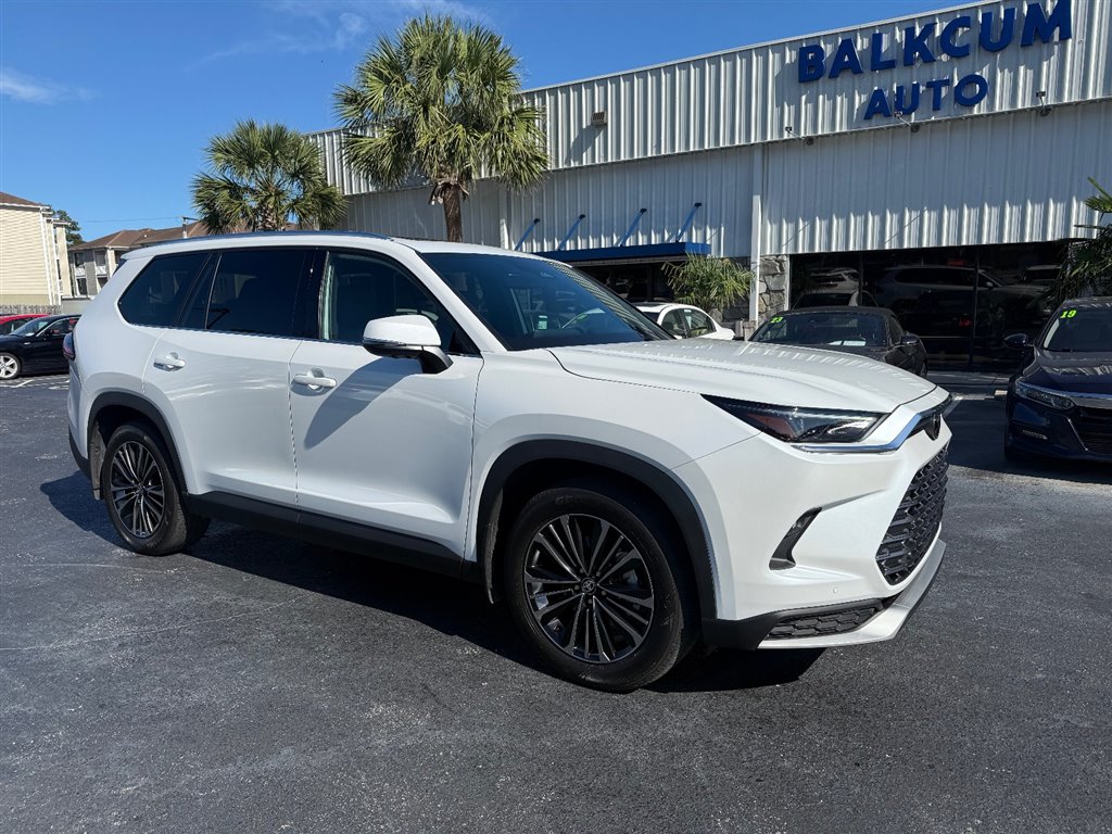 2025 Toyota Highlander Hybrid Limited photo 2