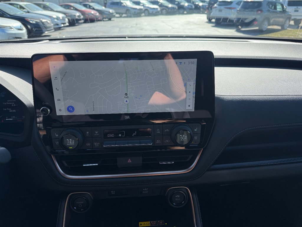 2025 Toyota Highlander Hybrid Limited photo 22