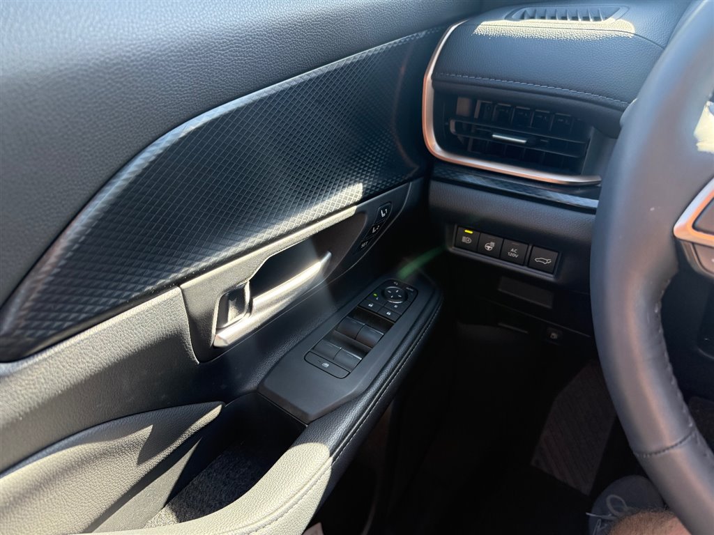 2025 Toyota Highlander Hybrid Limited photo 25