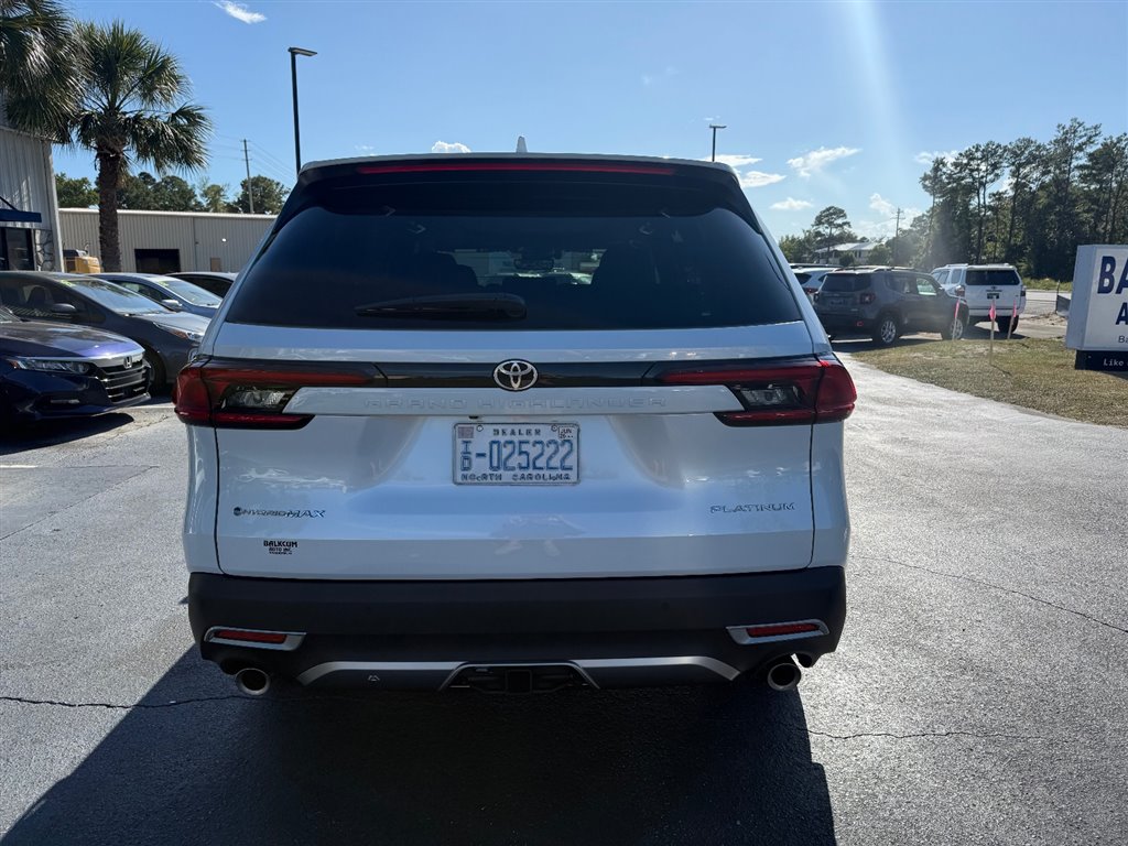 2025 Toyota Highlander Hybrid Limited photo 4