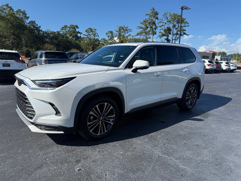 2025 Toyota Highlander Hybrid Limited photo 6