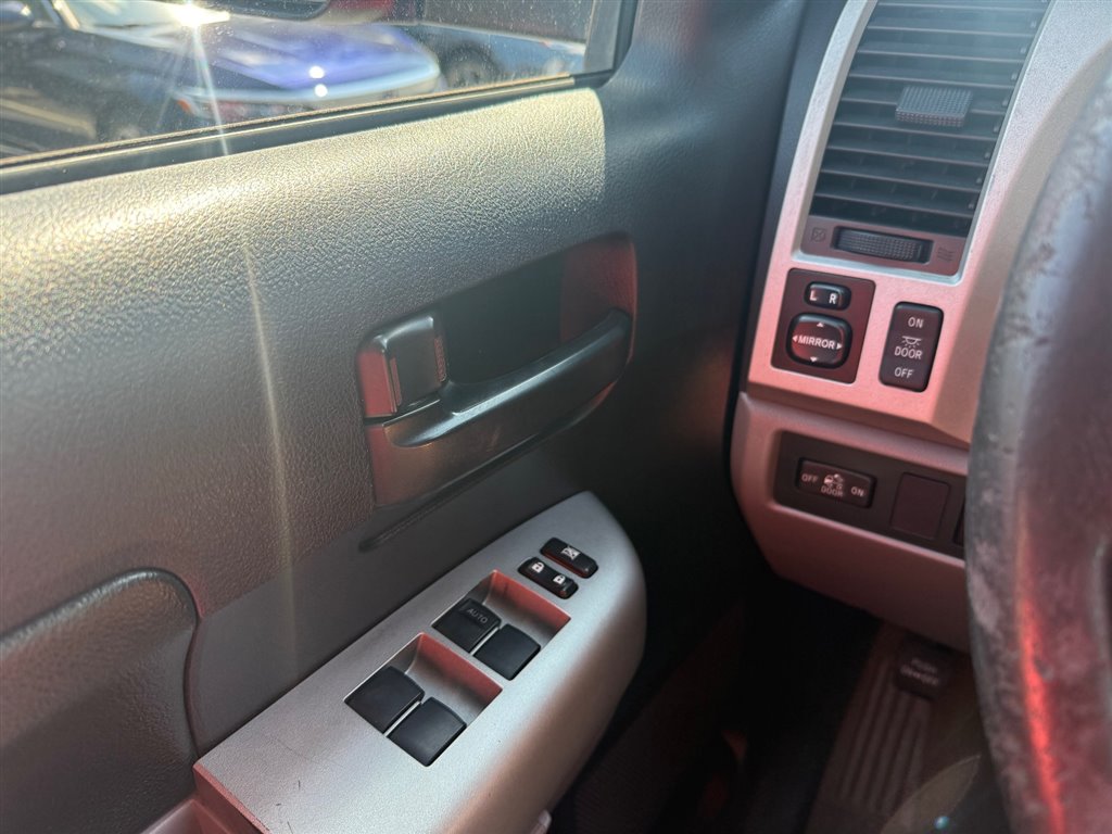 2008 Toyota Tundra SR5 CrewMax photo 16