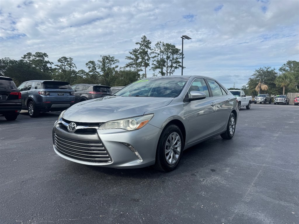 2016 Toyota Camry SE photo 4