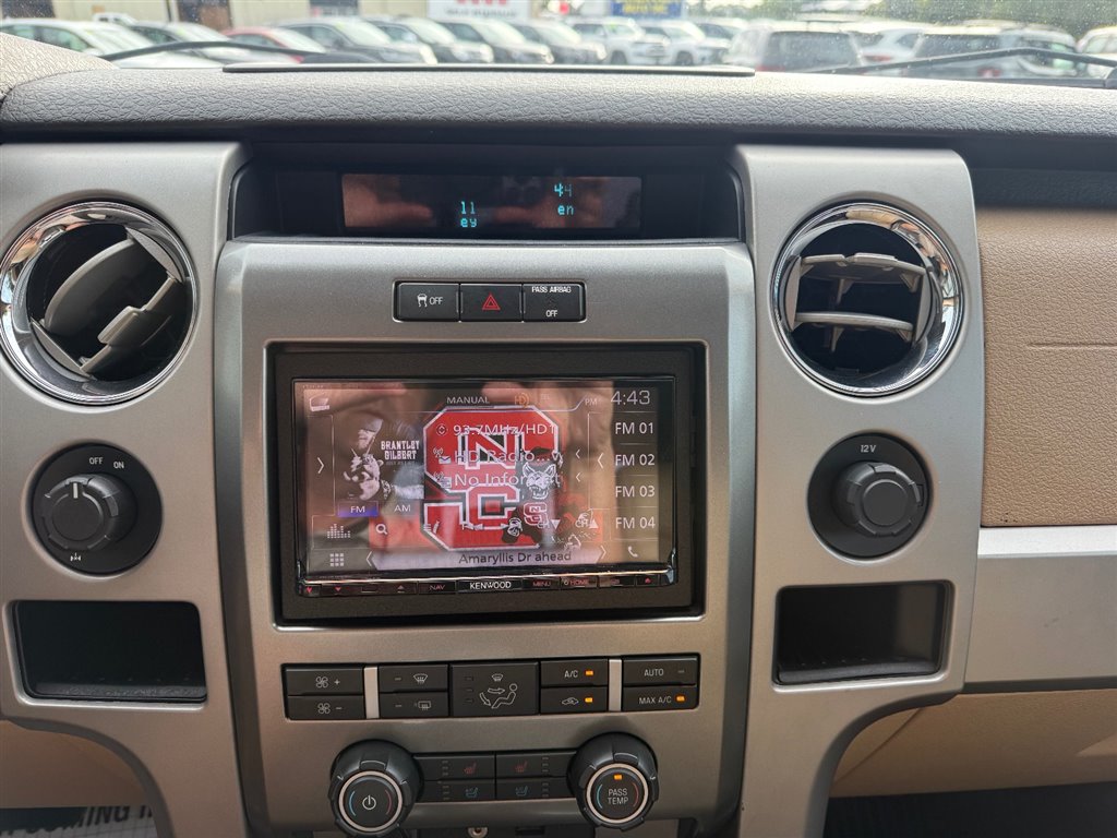2012 Ford F-150 Platinum photo 18