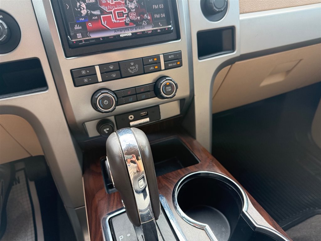 2012 Ford F-150 Platinum photo 19