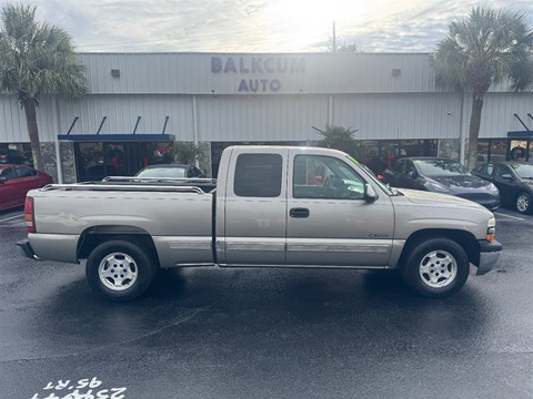 2000 Chevrolet Silverado 1500 Ext. Cab 3-Door Short Bed 2WD
