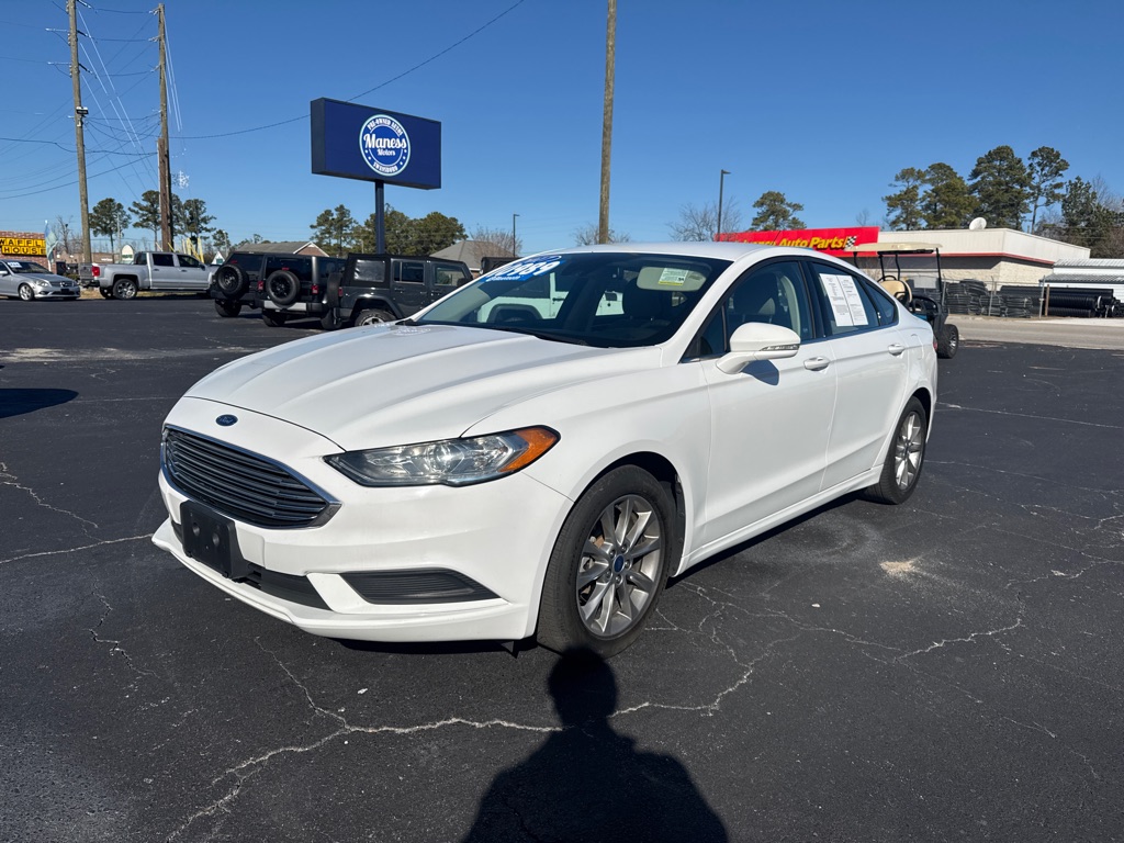 2017 Ford Fusion SE's photo