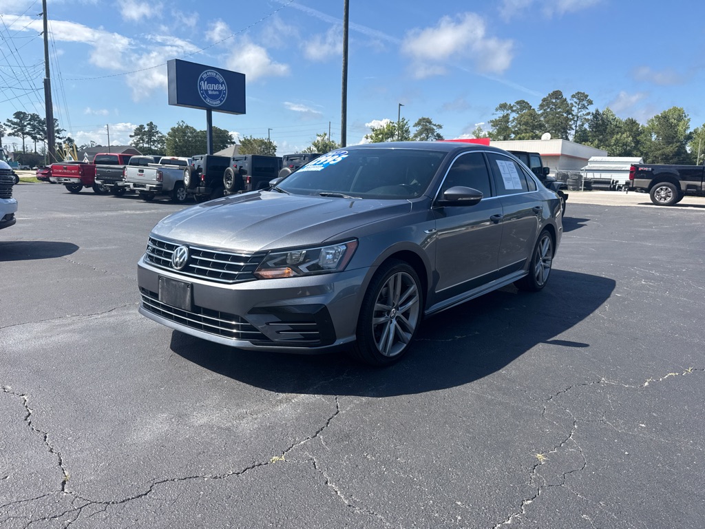 2017 Volkswagen Passat 1.8T R-Line w/ Comfort Pkg. Auto's photo